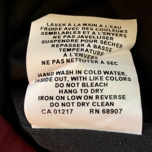 *NWT* Ruched Sleeveless Abstract Print Burgundy Dress - Made in Canada - XXS - Picture 16 of 16